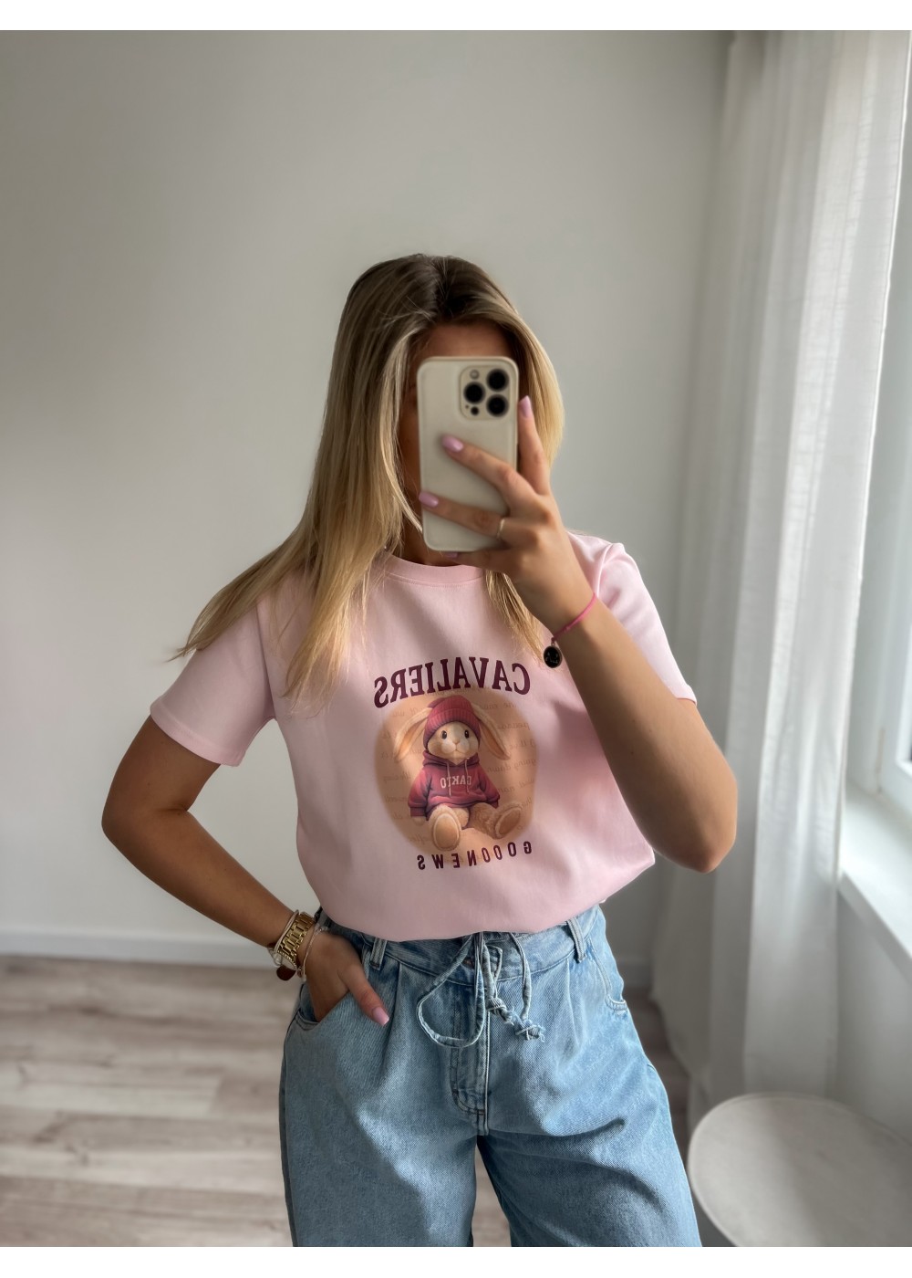 T-shirt z królikiem pudrowy...