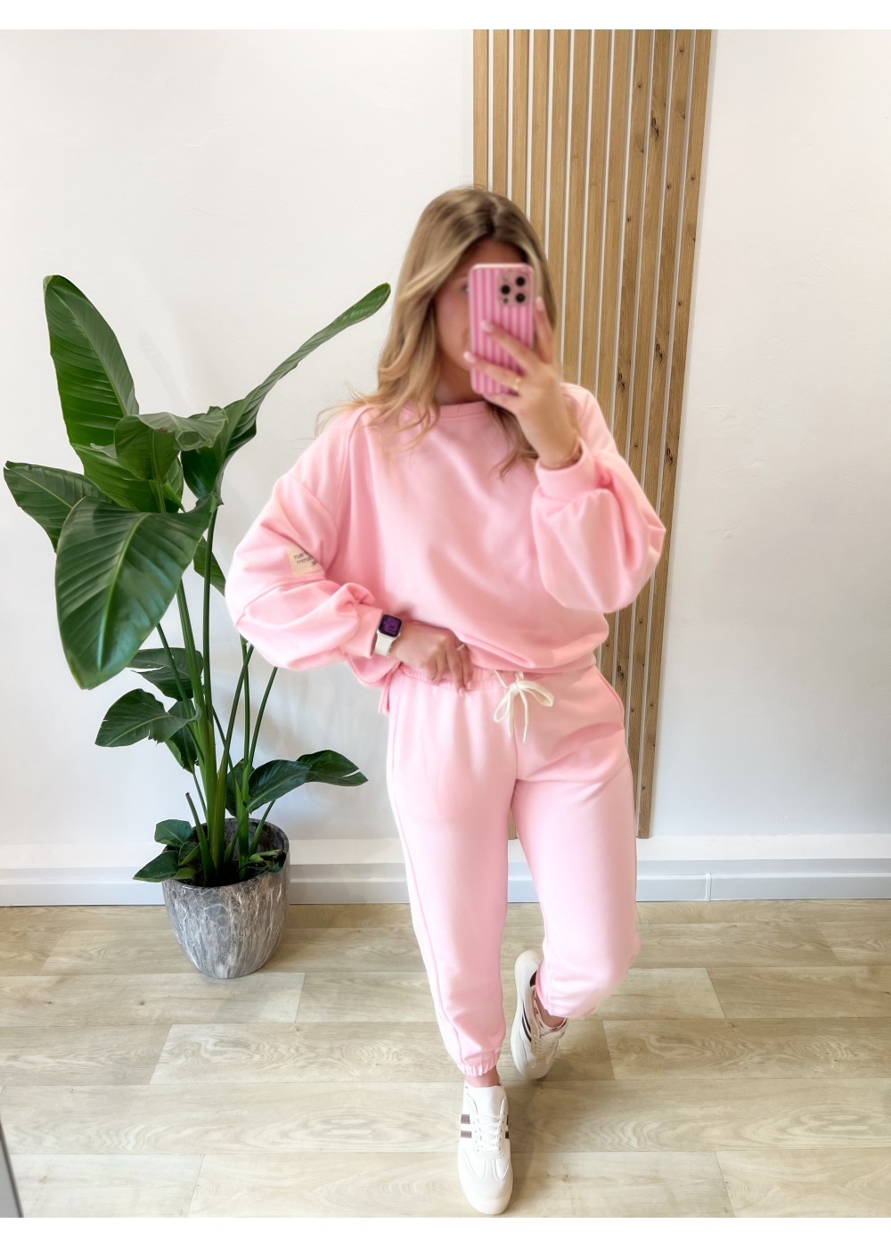 Komplet dresowy różowy