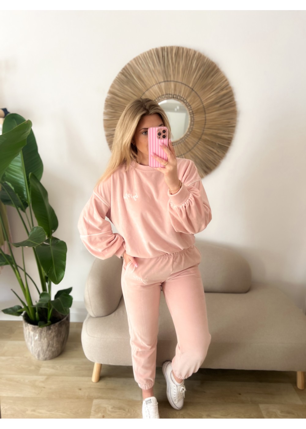 Komplet welurowy pudrowy róż